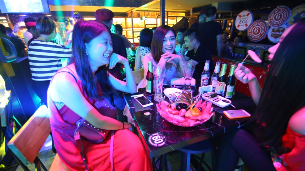 沫沫MOMO啤酒酒吧装修