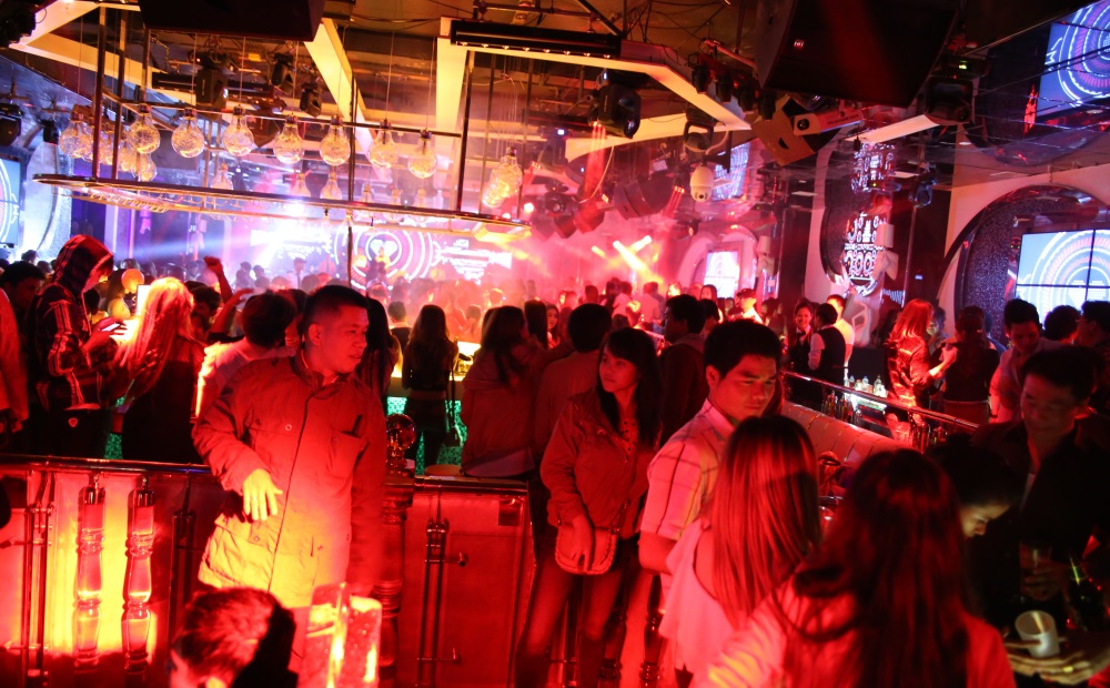 泰国清莱1G1酒吧装修